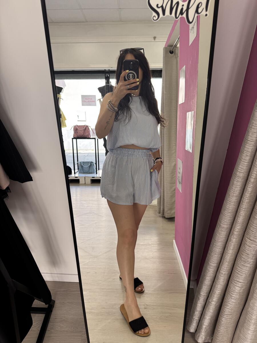 NOVITÀ Completo top e shorts a righe in lurex