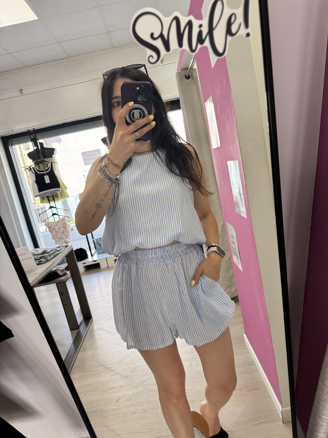 NOVITÀ Completo top e shorts a righe in lurex