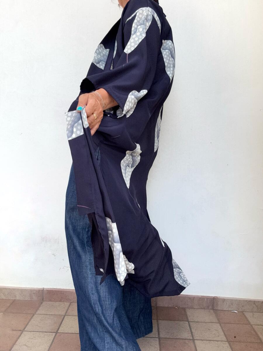 Kimono misto seta fiori grigi