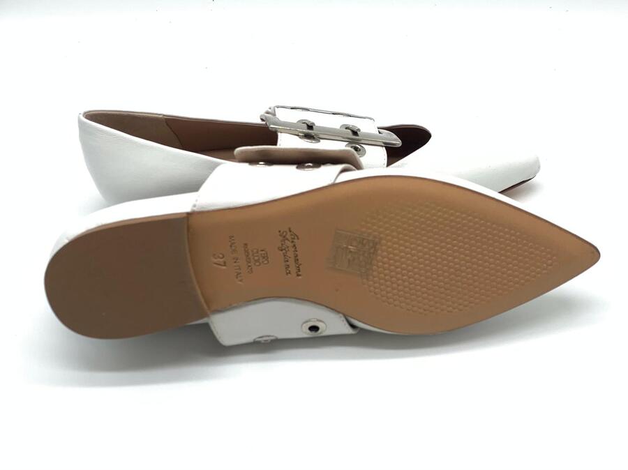Wil Demulder London ballerina con fibbia argentata con occhielli Nappa latte 