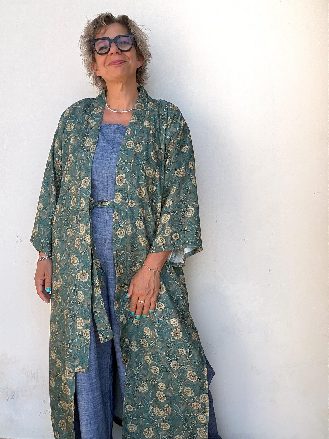 Kimono fiori su verde