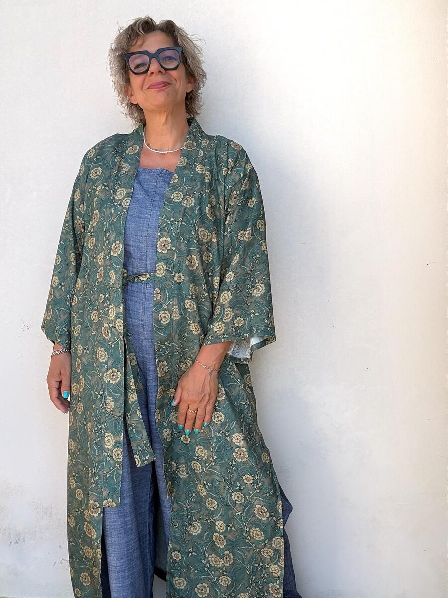 Kimono fiori su verde