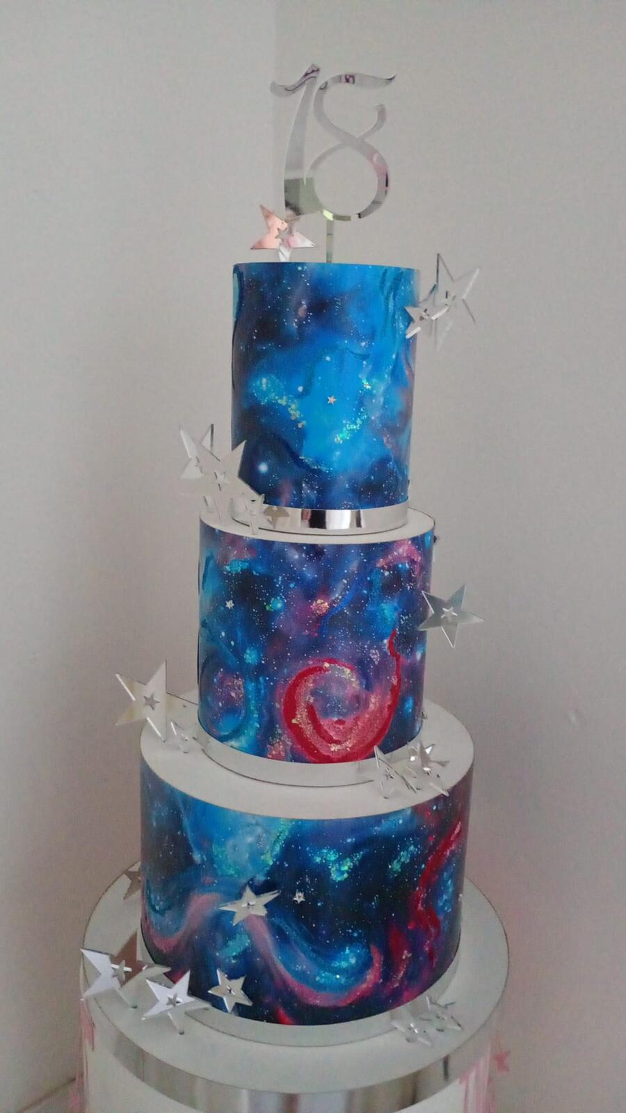 Torta Scenografica Galassia a 3 Piani (H 65 cm) con Topper e Stelle in Plexiglass Argento