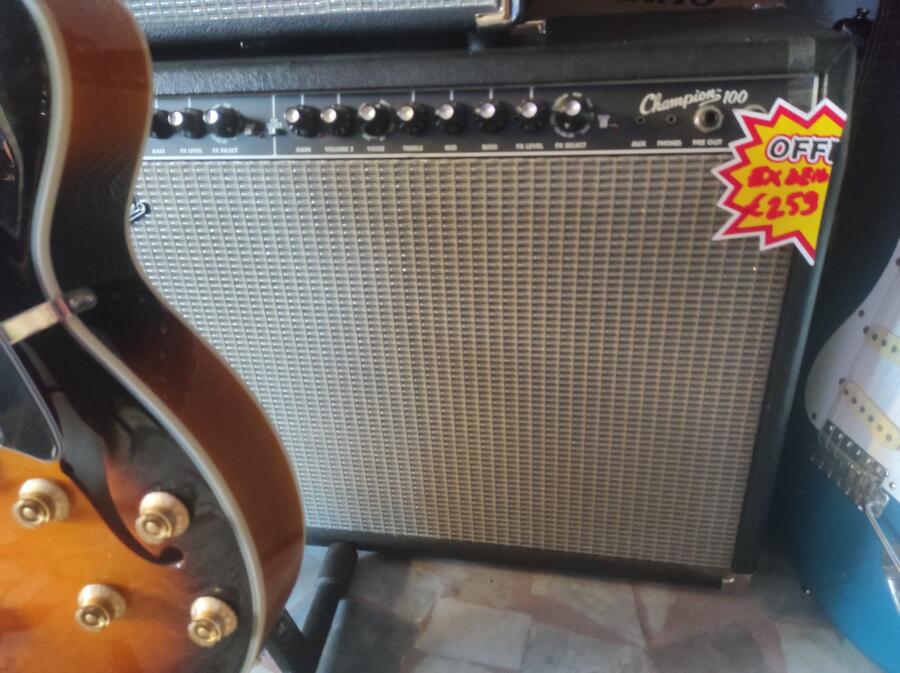 FENDER CHAMPION 100 EX DEMO 