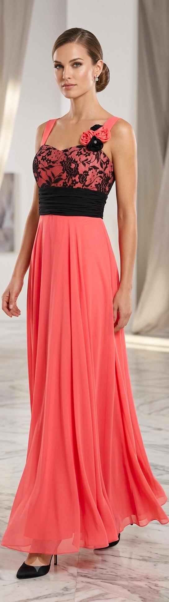 0988 Abito in chiffon foderato con corpetto in pizzo