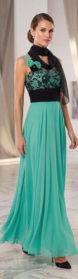 0988 Abito in chiffon foderato con corpetto in pizzo