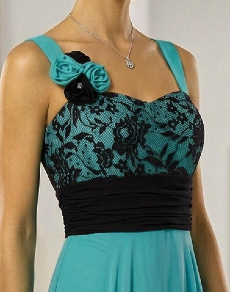 0988 Abito in chiffon foderato con corpetto in pizzo
