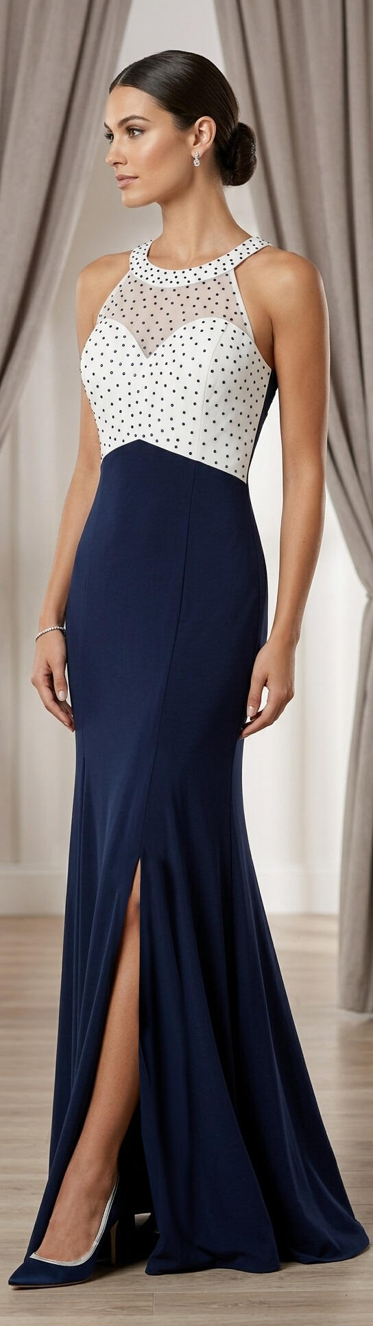 0996 Abito lungo blu navy e bianco in jersey foderato con strass nel corpetto