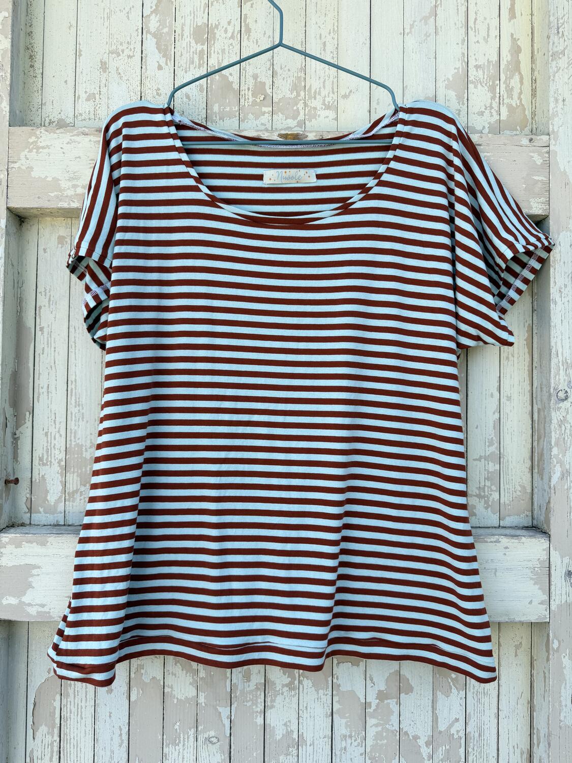 T-shirt tiffany e rosso mattone 