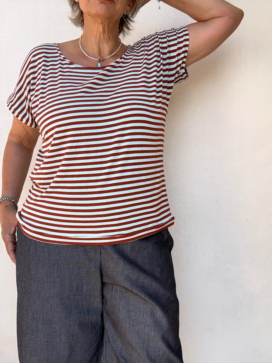 T-shirt tiffany e rosso mattone 