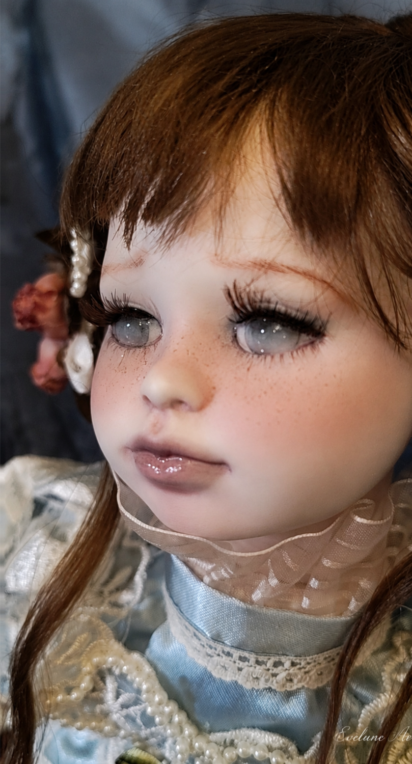 Carillon Iris la Bimba dalle lacrime profumate 
