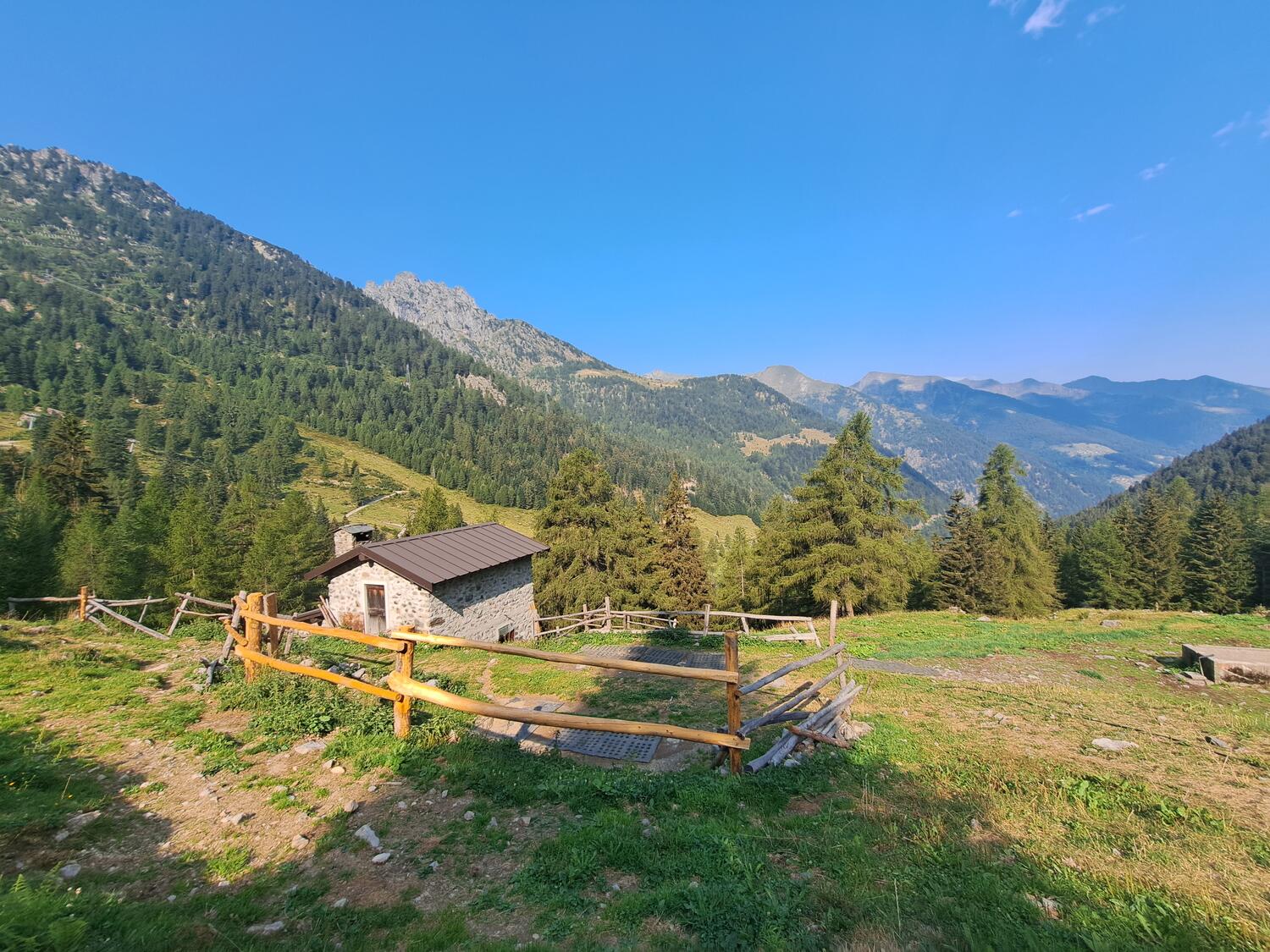 VENERDI' 28 AGOSTO Camminata al chiaro di luna con cena in rifugio