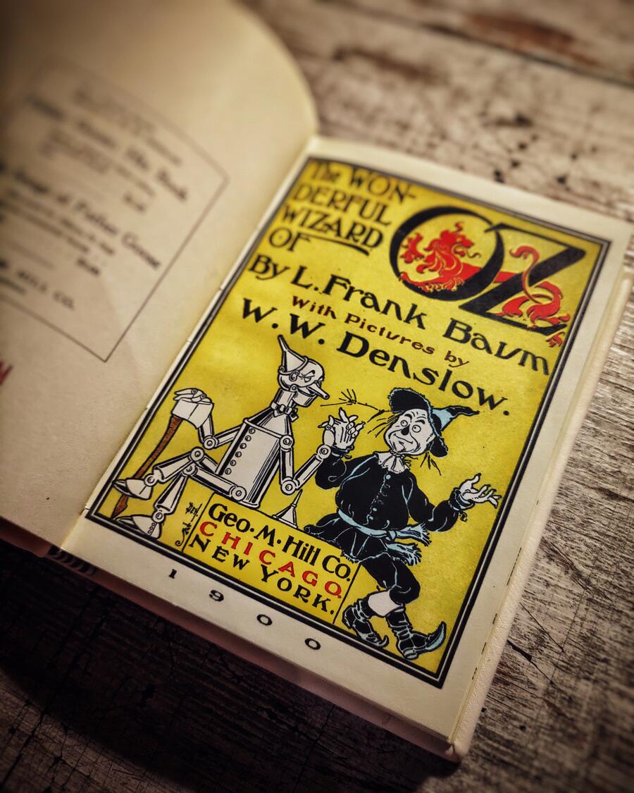 The Wonderful Wizard of OZ - L. Frank Baum, pictures by W. W. Denslow - First Edition, Chicago - 1900