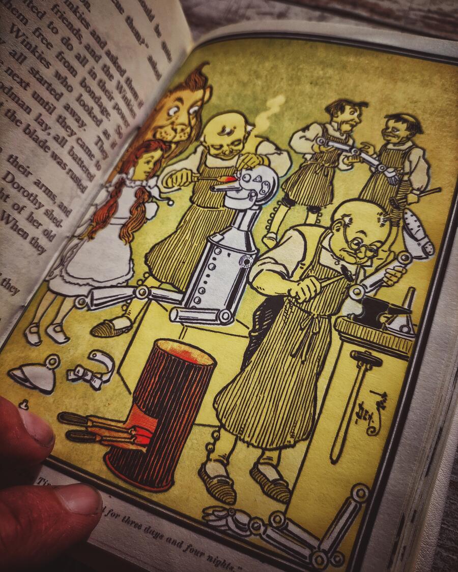 The Wonderful Wizard of OZ - L. Frank Baum, pictures by W. W. Denslow - First Edition, Chicago - 1900