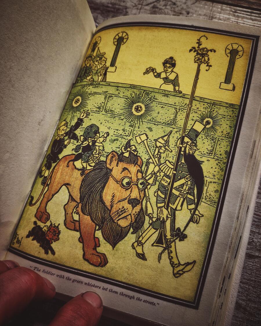 The Wonderful Wizard of OZ - L. Frank Baum, pictures by W. W. Denslow - First Edition, Chicago - 1900