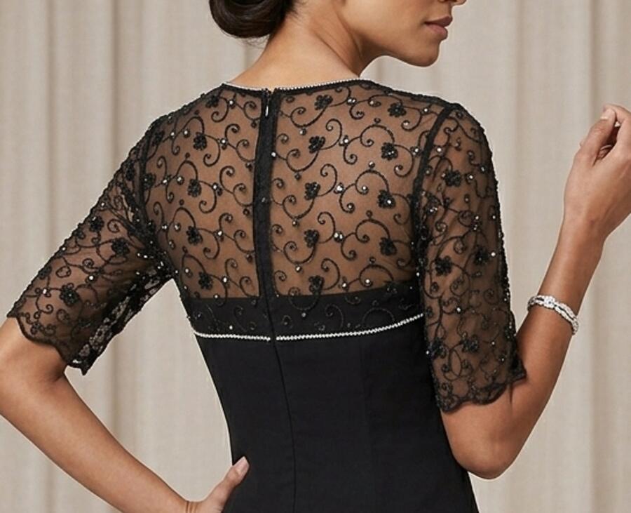 1009 Abito lungo in chiffon foderato con manichette e dettagli in pizzo con perline e strass
