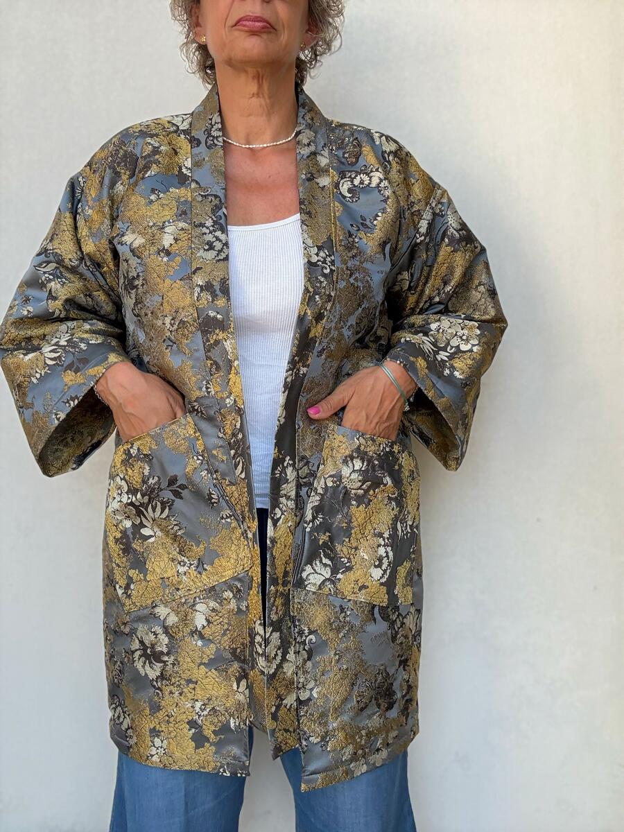 Kimono avio e oro
