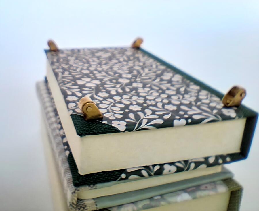 Book coffee table 2