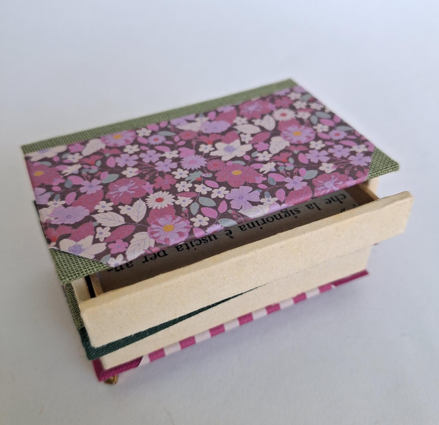 Book coffee table 4