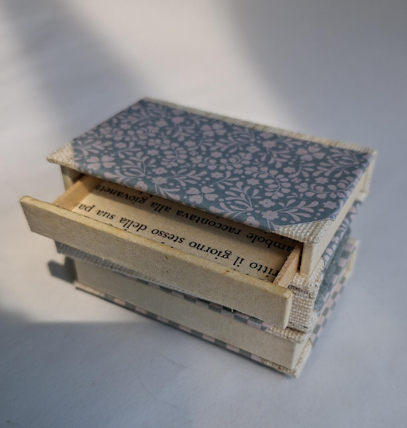 Book coffee table 6