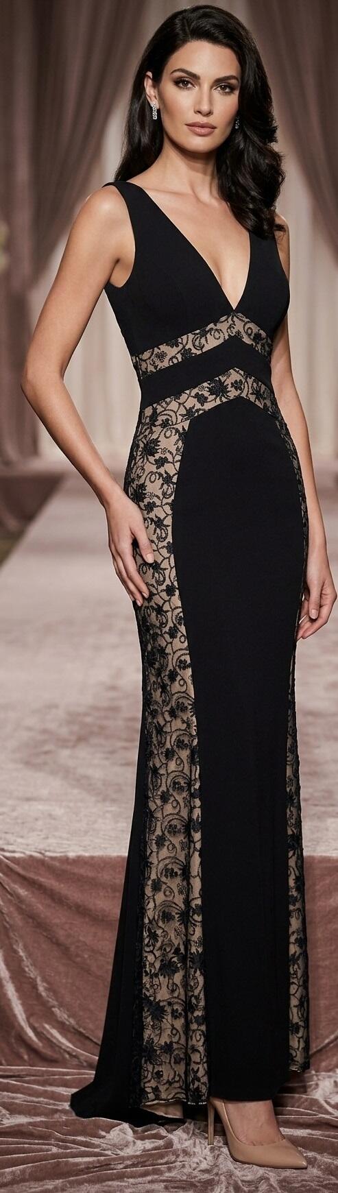 1021 Abito lungo svasato con pizzo e paillettes foderate nei lati in nude look style