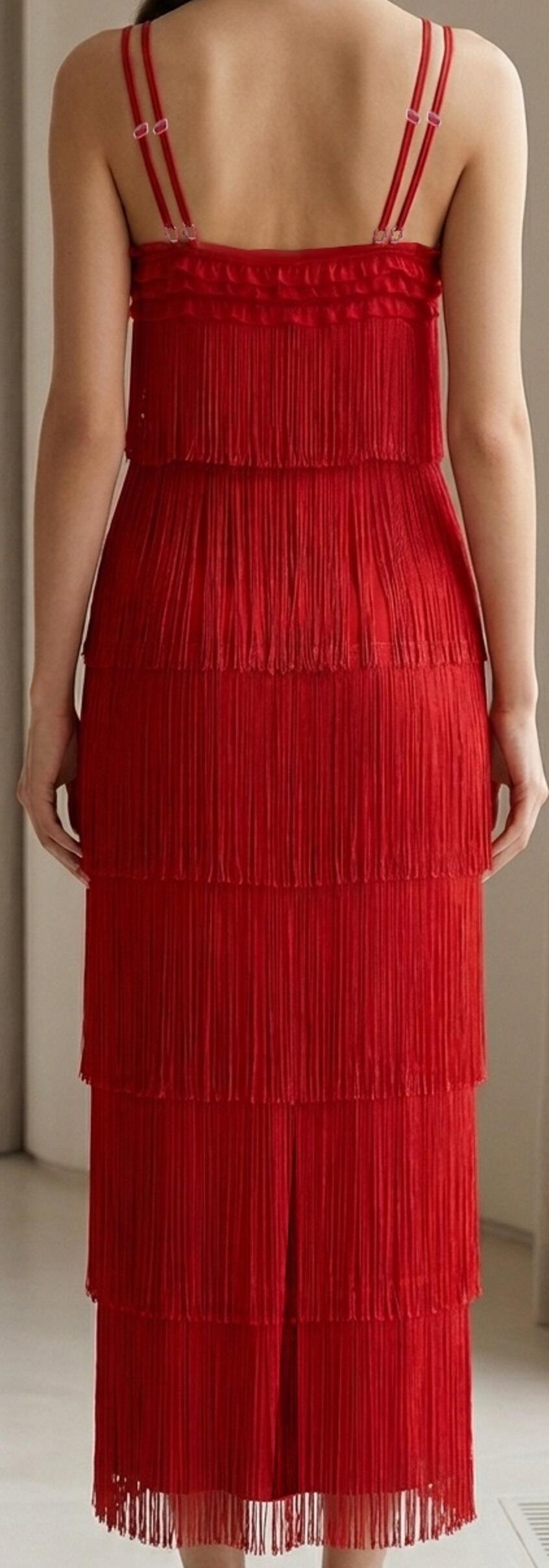 1022 Abito rosso rubino con frange in seta elastiche