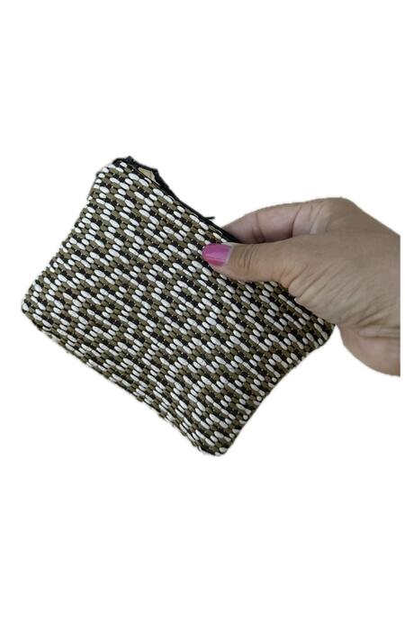 Pochette verde effetto rafia