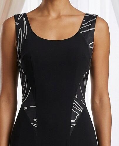 1032 Abito in jersey elastico con geroglifici argento e 2 spacchi in tulle