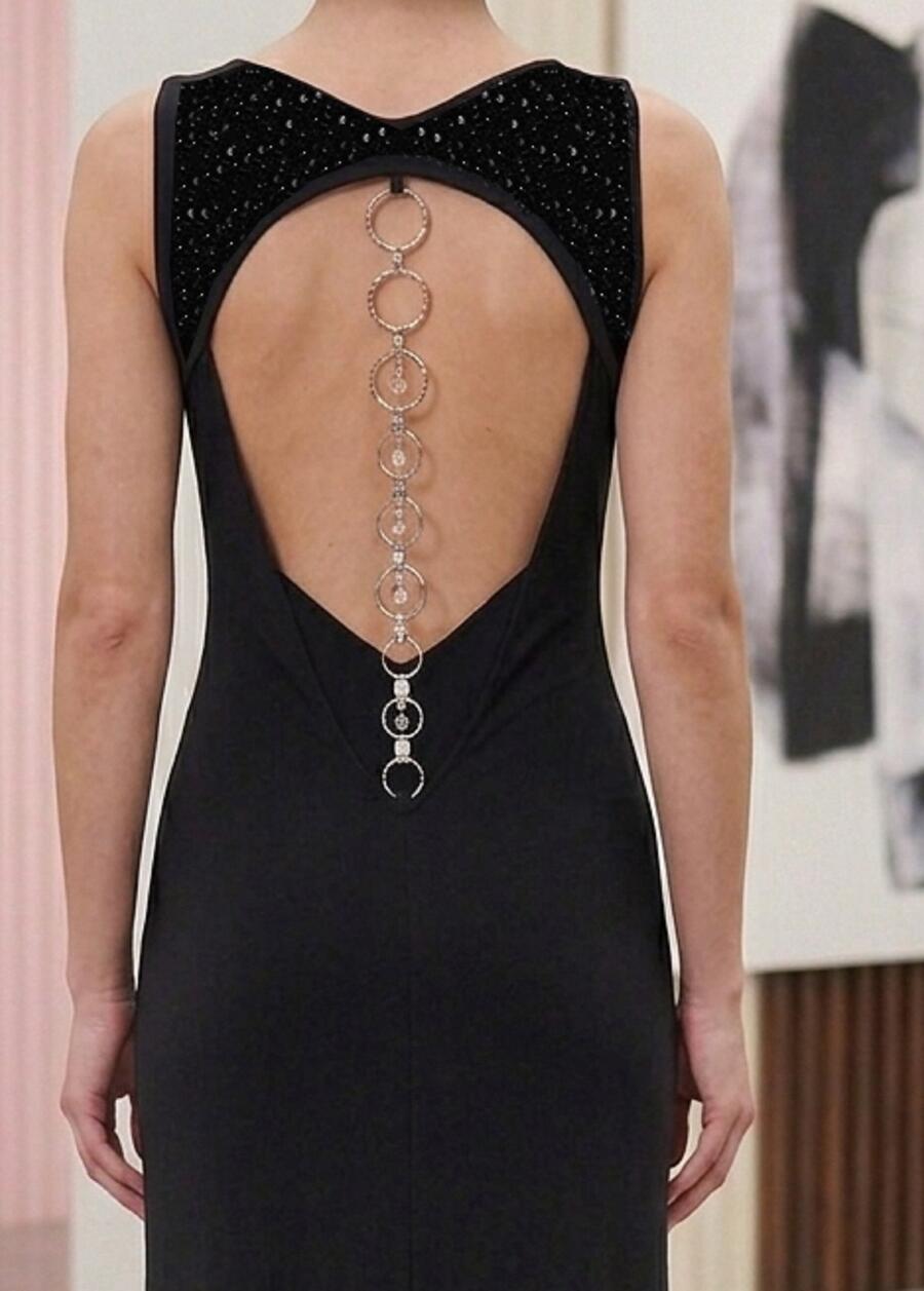 1039 Abito in jersey maglina elastica con spacchi laterali e schiena scollata