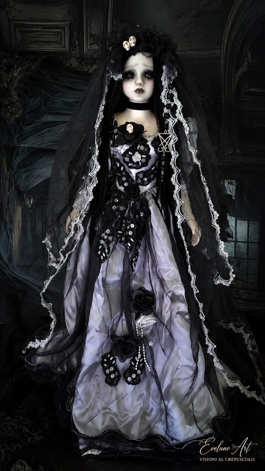Sarina Bambola Goth in porcellana 