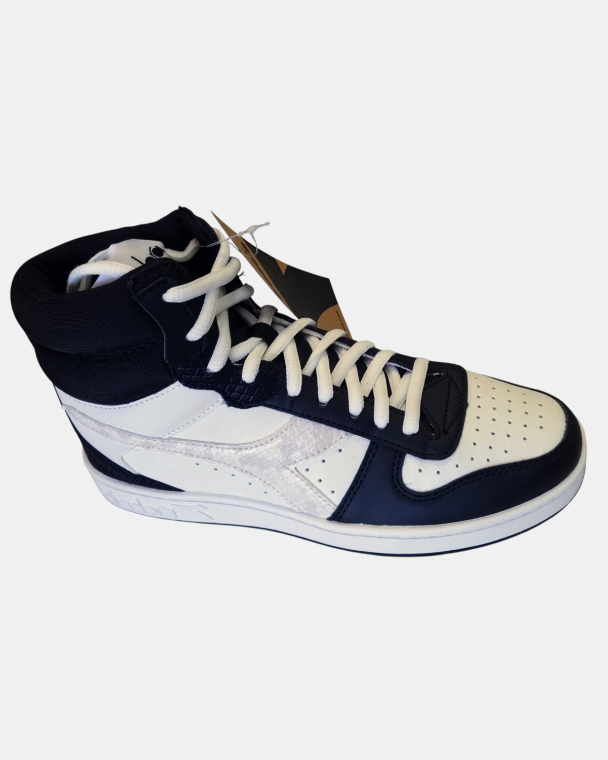Lotti Sneakers Uomo Brand Diadora da 50, 100 o 200 pz.