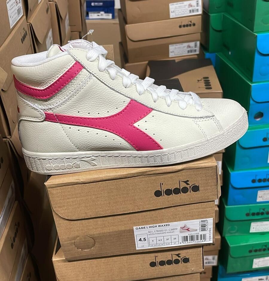 Lotti Sneakers Uomo Brand Diadora da 50, 100 o 200 pz.