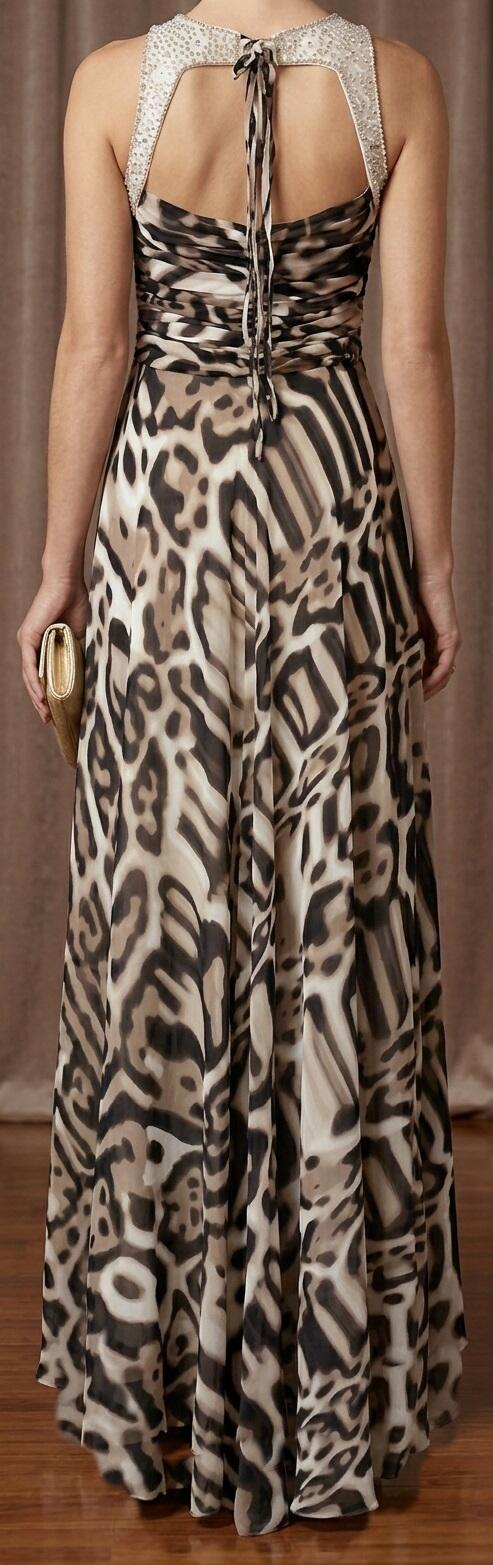1049 Abito in chiffon animalier con scollo a mezzaluna con perline e strass
