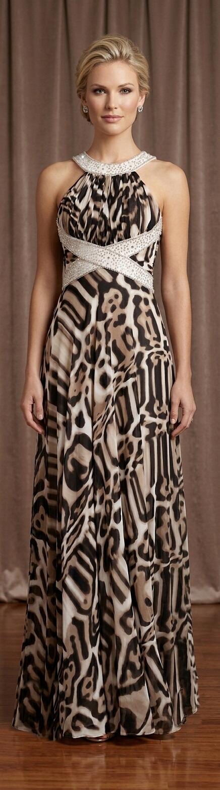 1049 Abito in chiffon animalier con scollo a mezzaluna con perline e strass