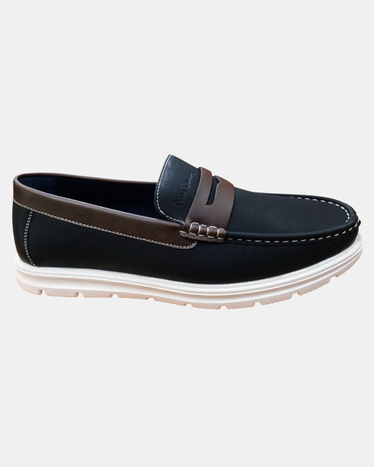 Lotti di Scarpe e Mocassini Uomo Pierre Cardin da 30, 60 o 100 pz.