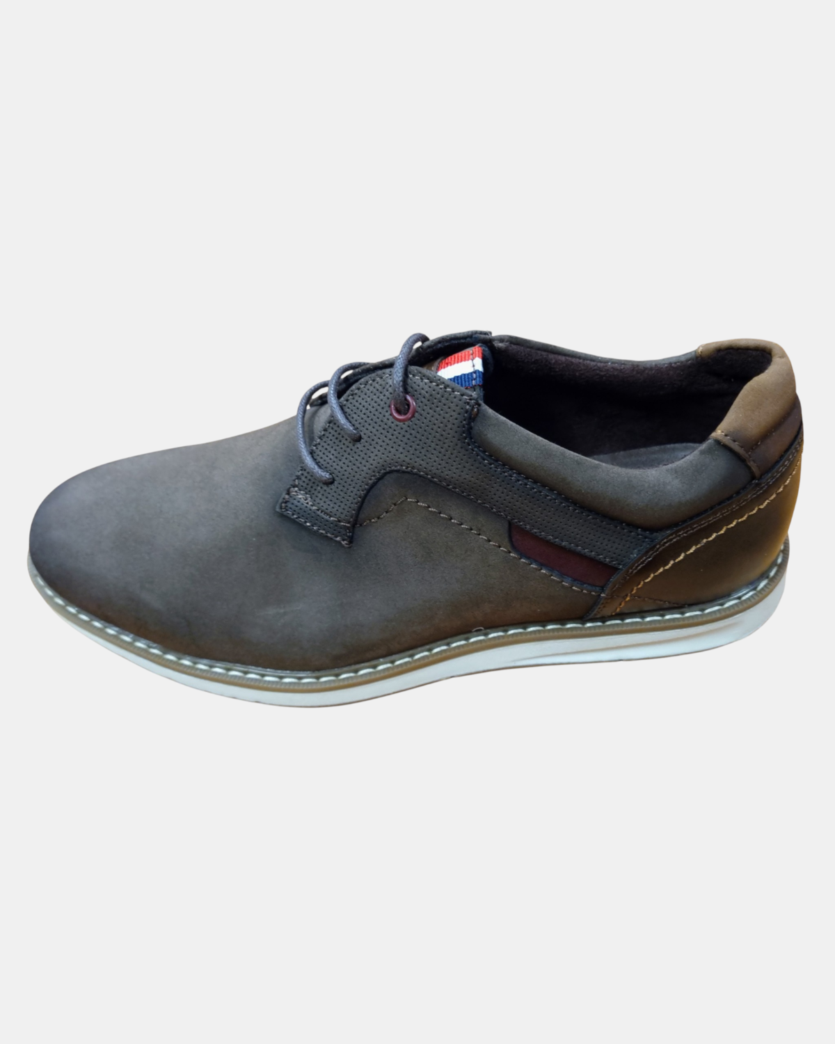 Lotti di Scarpe e Mocassini Uomo Pierre Cardin da 30, 60 o 100 pz.