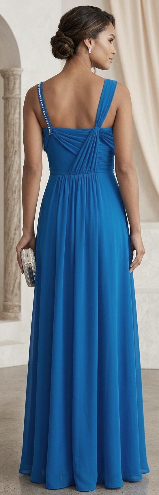 1050 Abito lungo in chiffon foderato blu cobalto con alette e dettagli in strass nella spallina