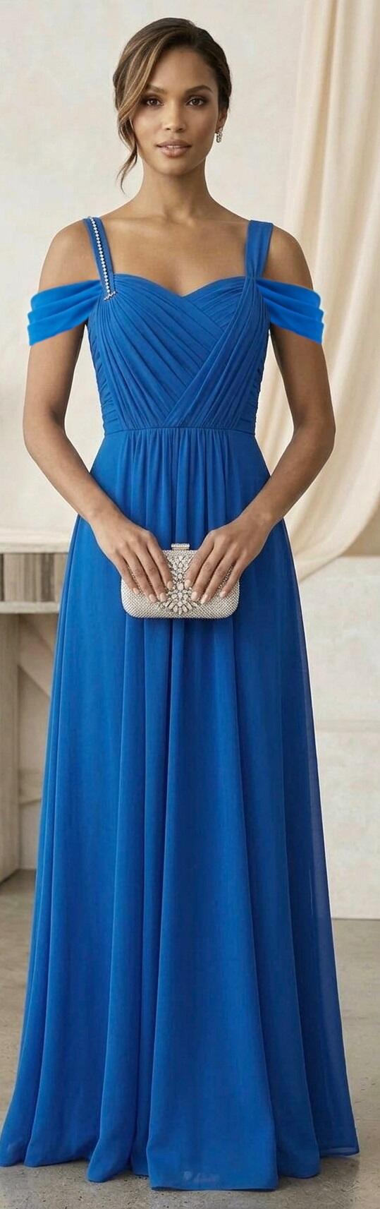 1050 Abito lungo in chiffon foderato blu cobalto con alette e dettagli in strass nella spallina