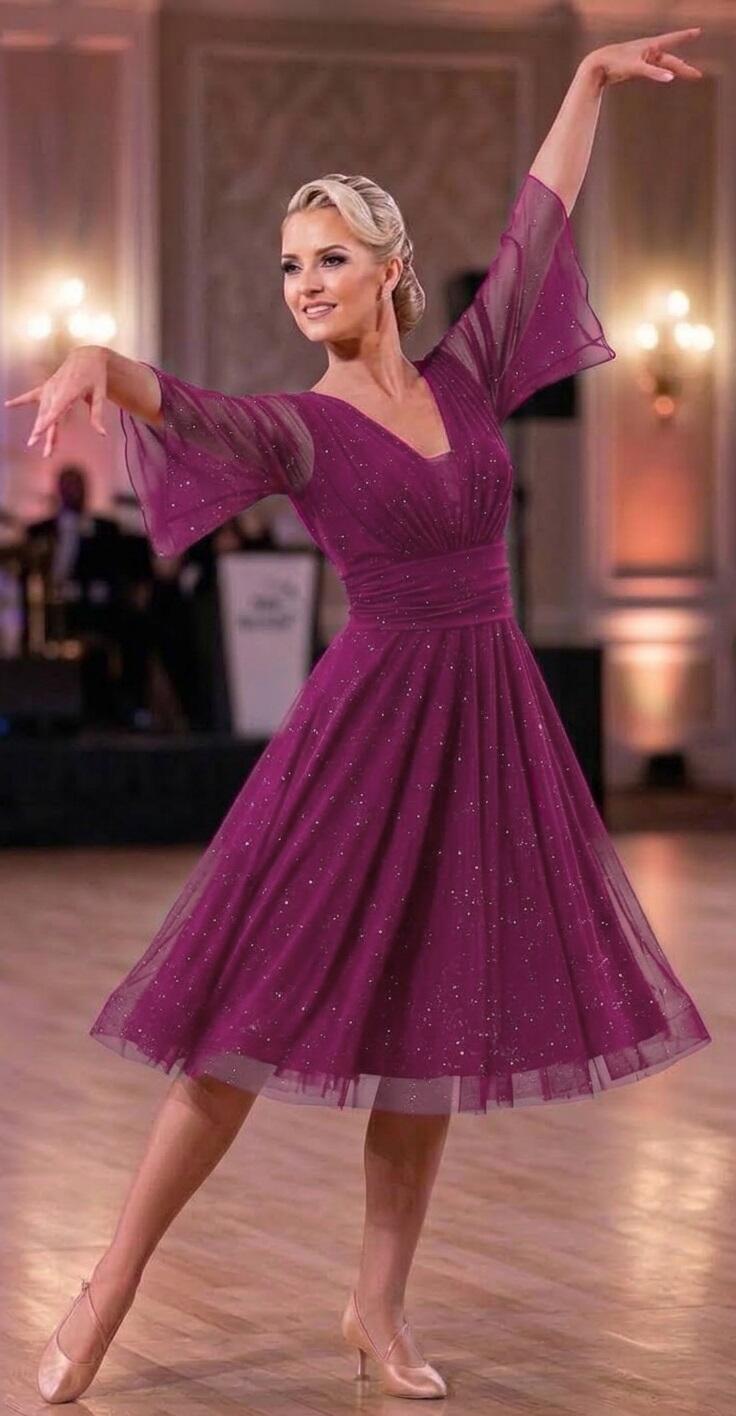 Abito simply in tulle con punti luce e manichette 4-0174