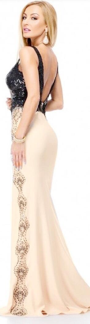 0175 Abito con spacco davanti beige e paillettes nere