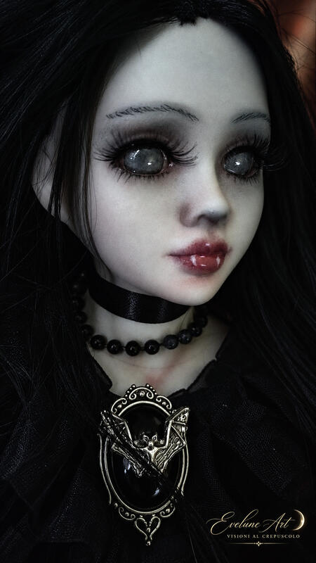 Dissea Bambola Vampira Gotica Vittoriana