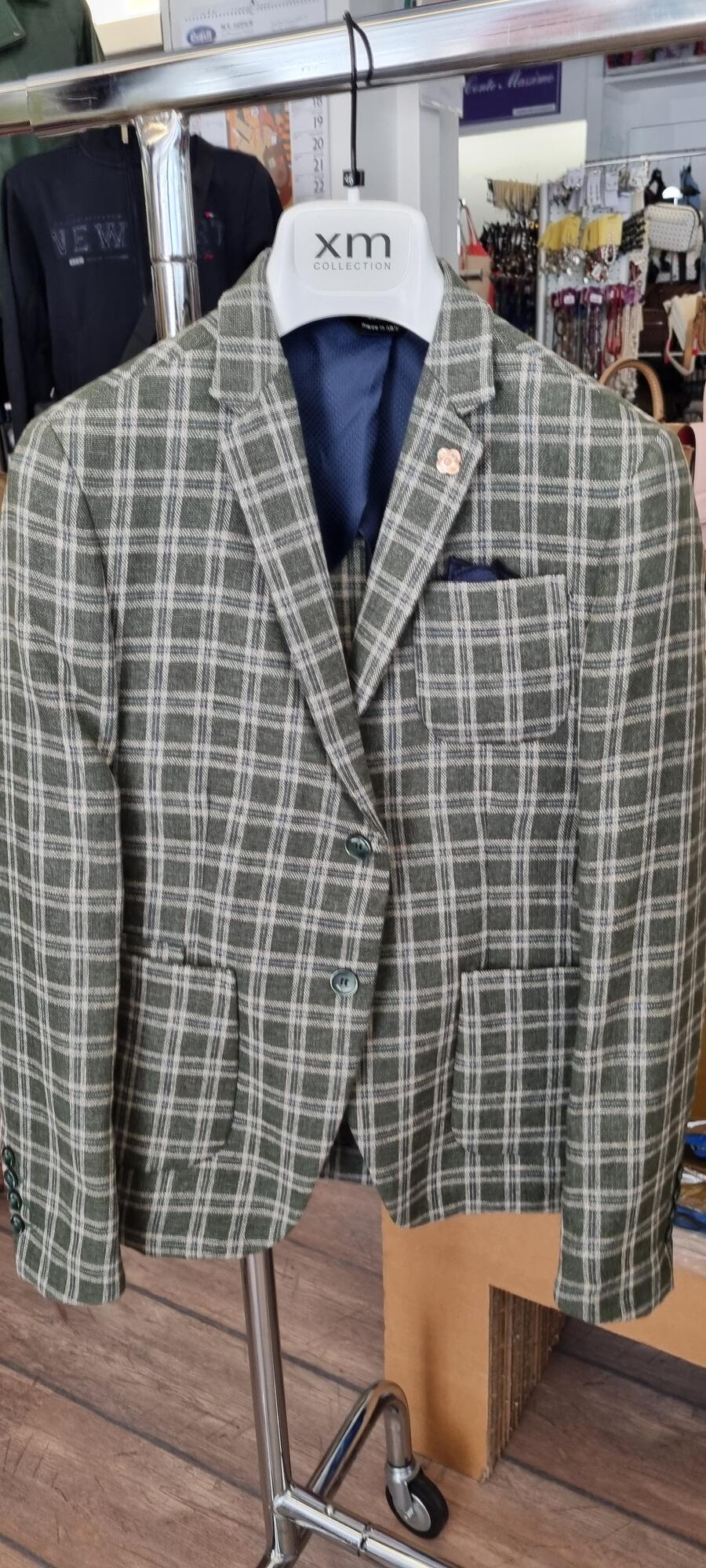 Lotti Giacche ed Abiti Uomo Firmati Made in Italy Brand Misti 25, 50 0 100 pz.