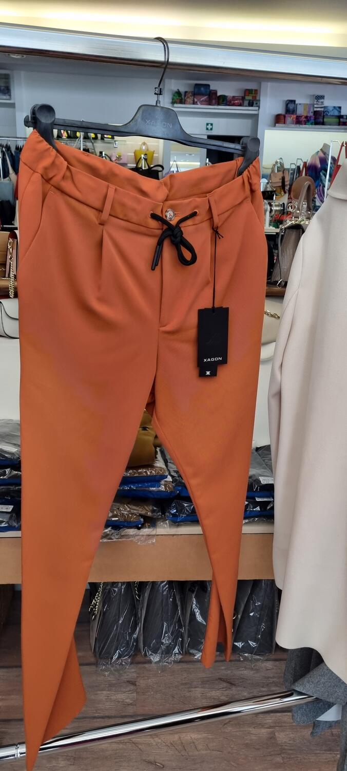Lotti Giacche ed Abiti Uomo Firmati Made in Italy Brand Misti 25, 50 0 100 pz.