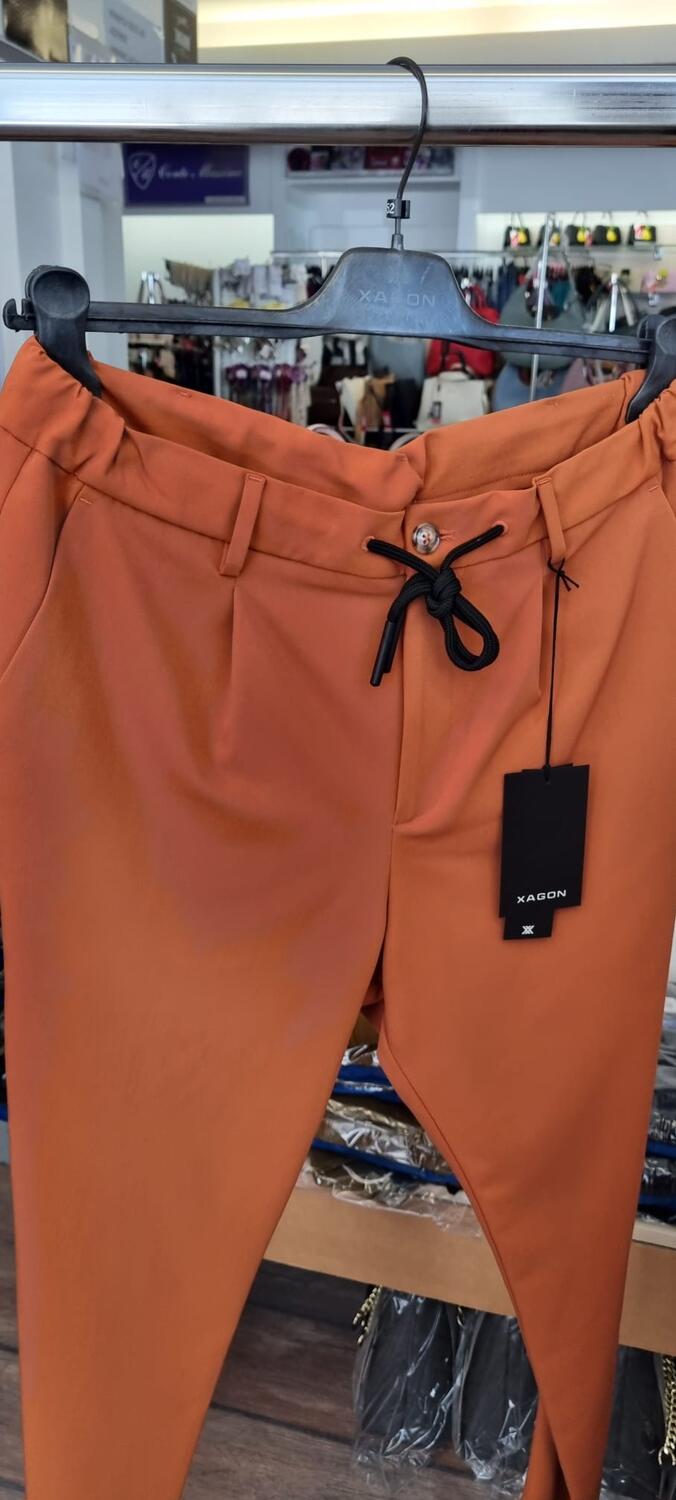 Lotti Giacche ed Abiti Uomo Firmati Made in Italy Brand Misti 25, 50 0 100 pz.