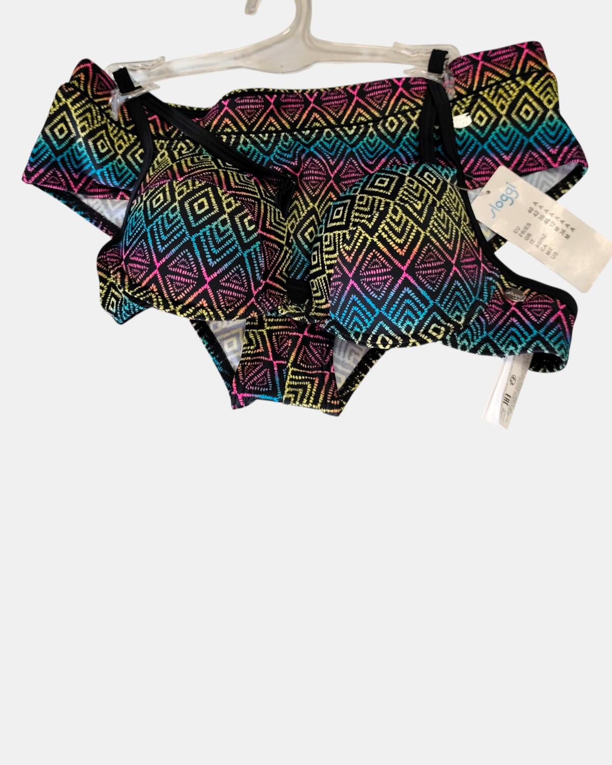 Lotti Costumi e Pareo Donna Triumph, Sloggi, Basile da 25, 50 o 100 pz.