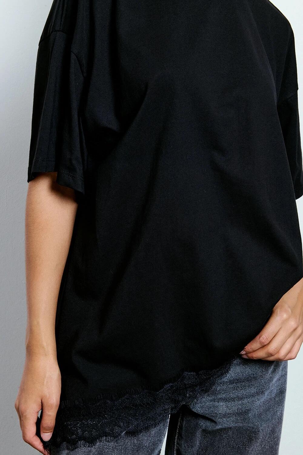 Two Way T-shirt Asimmetrica Inserto Pizzo Nero