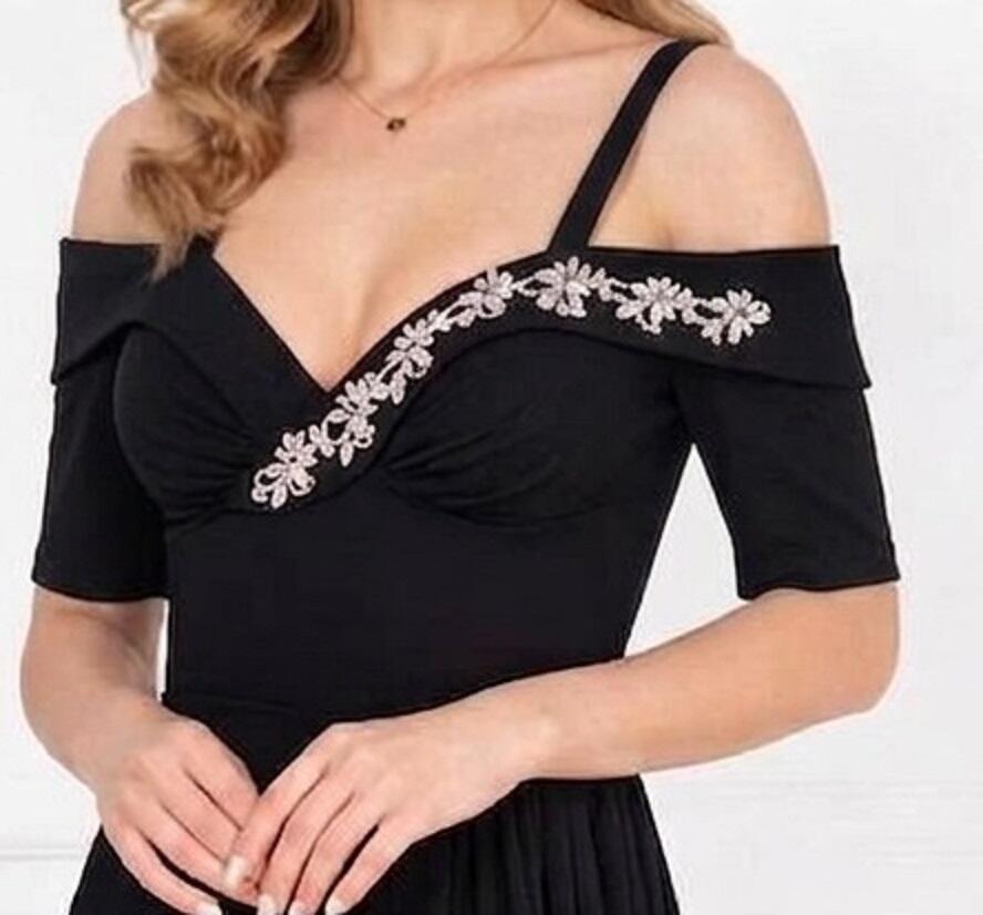 0982 Dress with slit and side panel with open sweetheart neckline