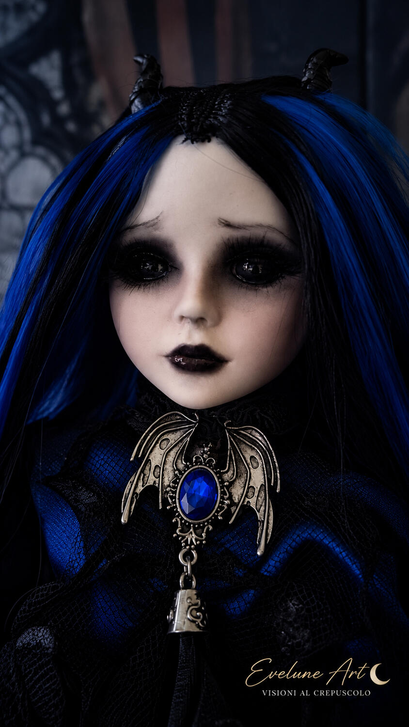 Kinea Bambola Dark Goth