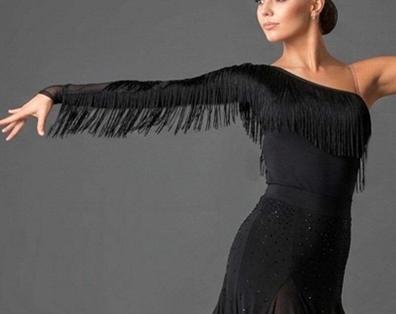 Single-sleeved sweater with fringes on the arm U276