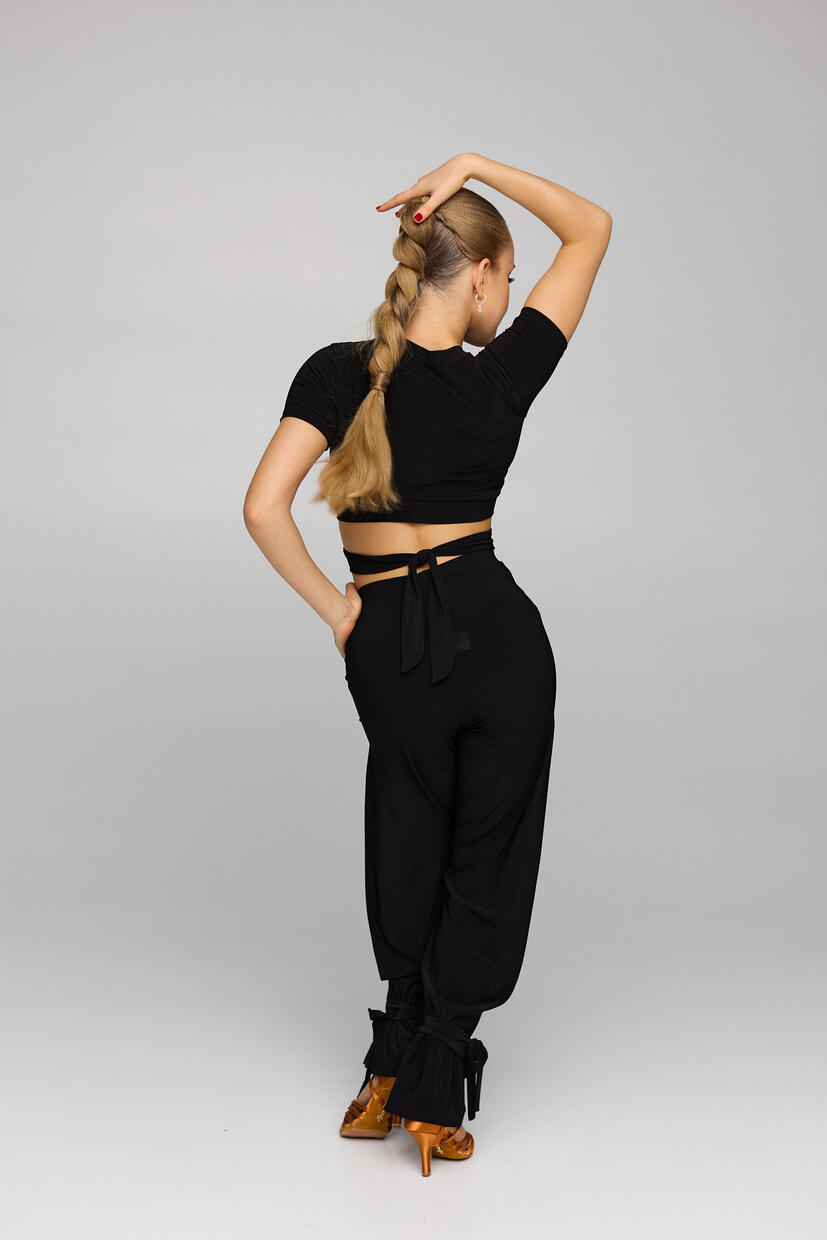 PANTALONE APERTO CON PUNTO STRASS LATERALE CON LEGATURA A FASCIA NELLA CAVIGLIA U670B